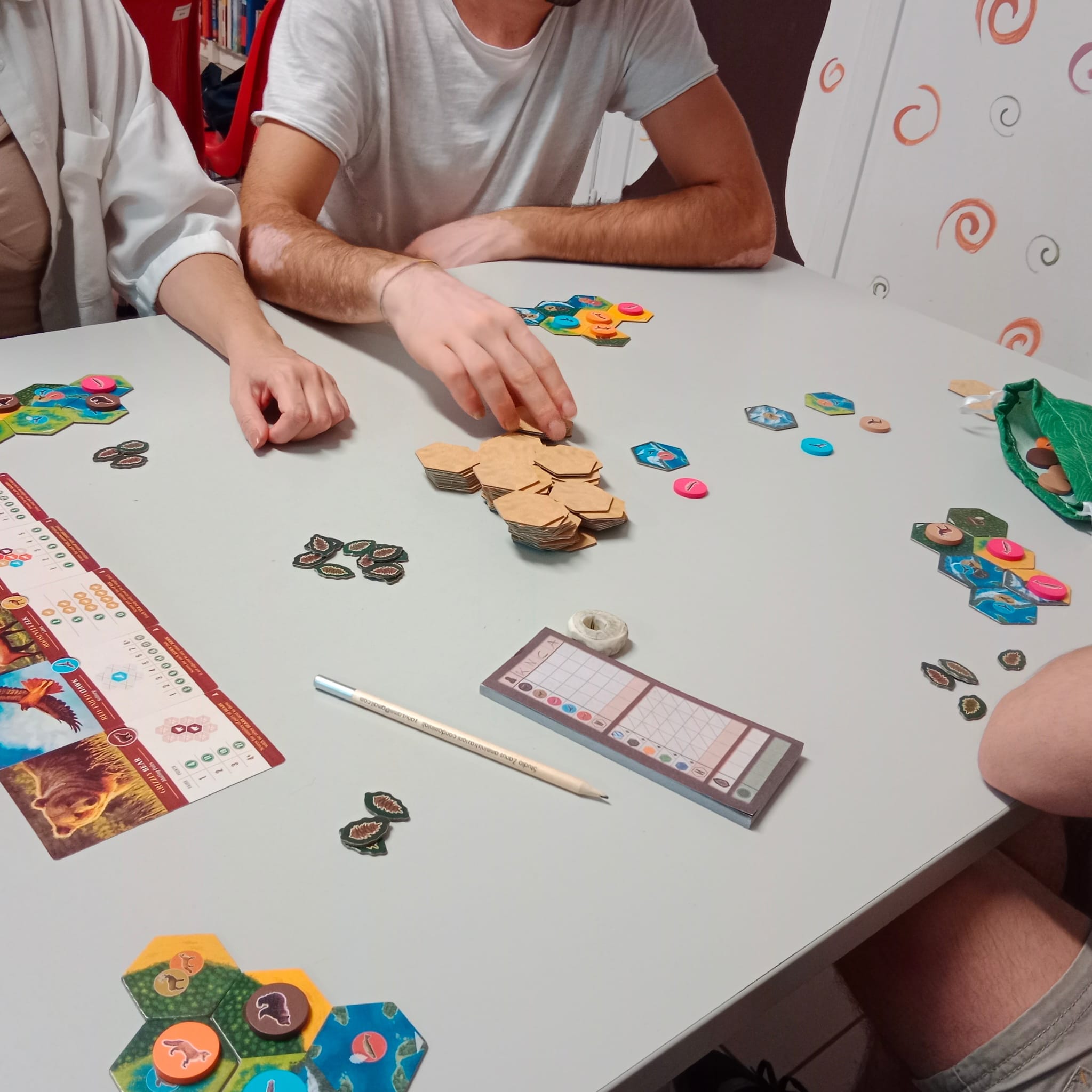 Foto di una partita a un gioco da tavolo.